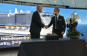Costa Cruceros recibe el Costa Toscana,